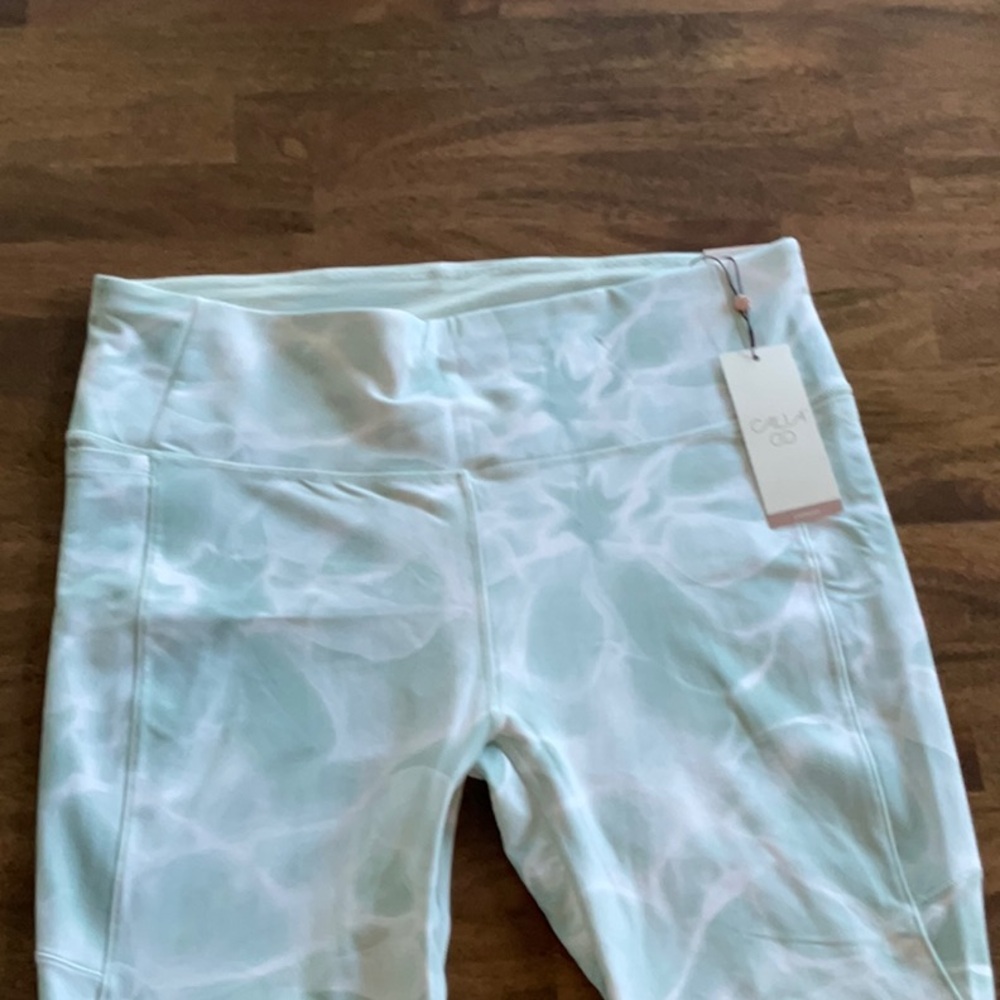 Calia Pale green & soft white Patterned Leggings. Pockets on sides. Buttery soft - Picture 4 of 12